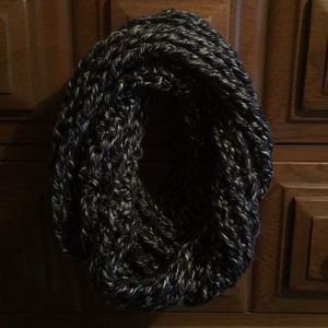 🧣🧣Handmade Infinity Scarf!🧣🧣